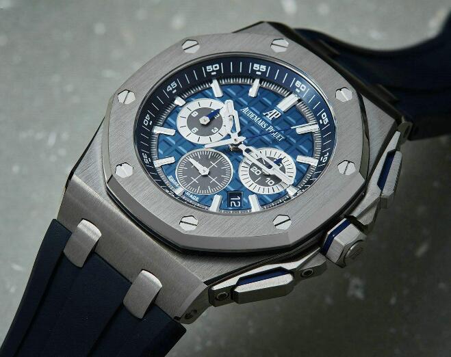 With the thin movement, this Audemars Piguet is with a thin case.